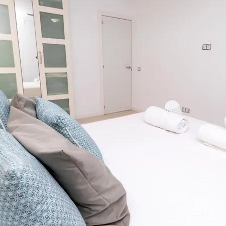Centro Con Piscina Miramar * מארבלה