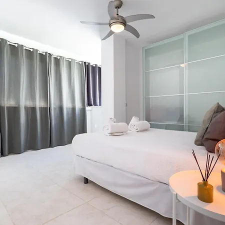 Centro Con Piscina Miramar מארבלה